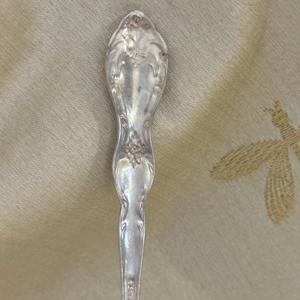 Vintage WM Rogers ⭐️ Scalloped Serving Spoon.